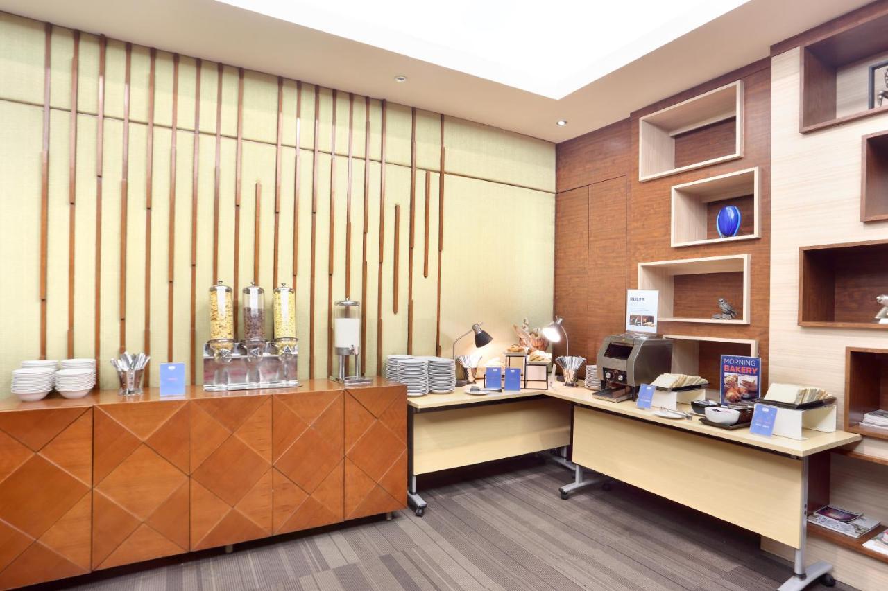 Holiday Inn Express Semarang Simpang Lima By Ihg Екстер'єр фото