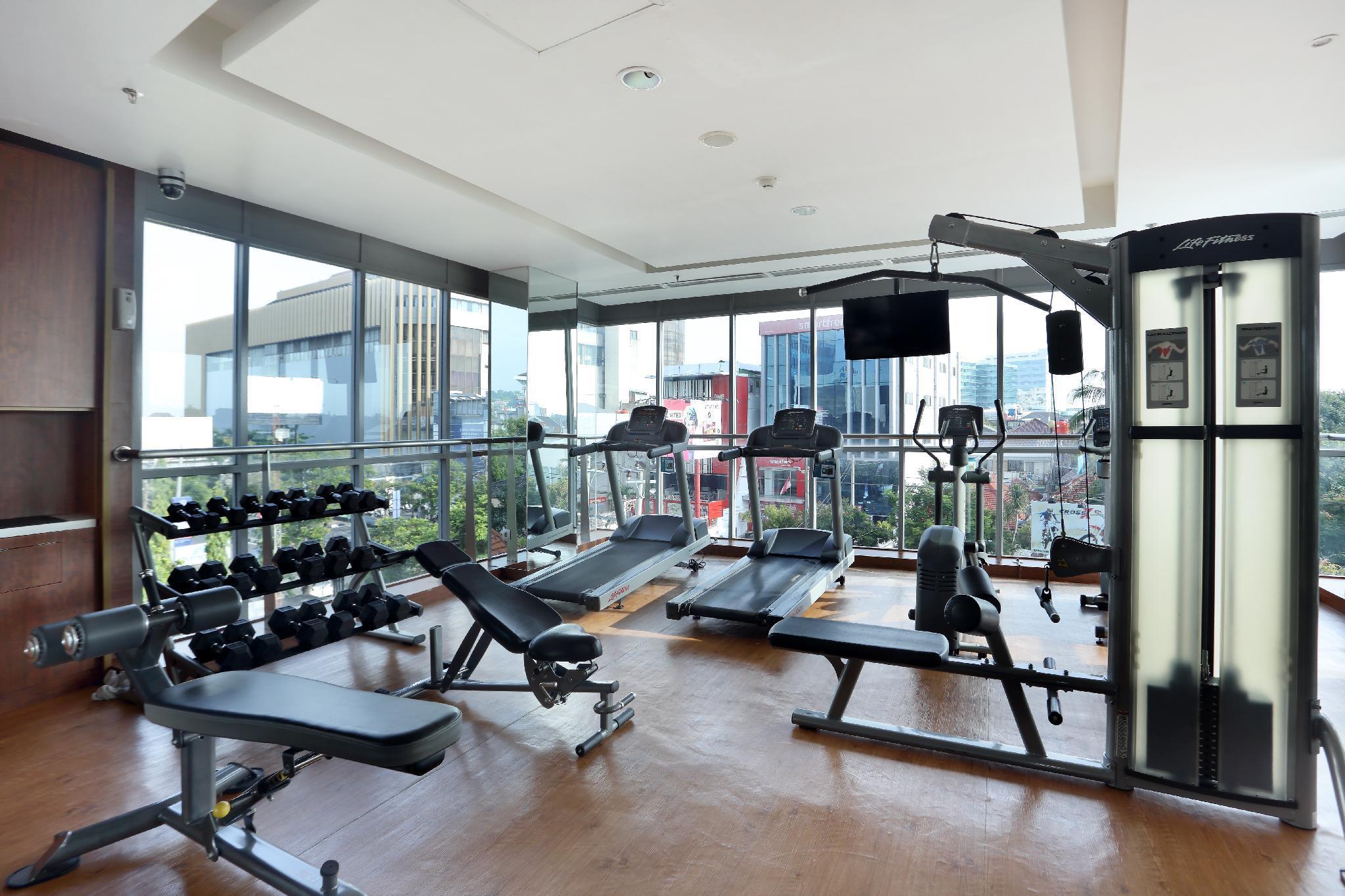 Holiday Inn Express Semarang Simpang Lima By Ihg Екстер'єр фото