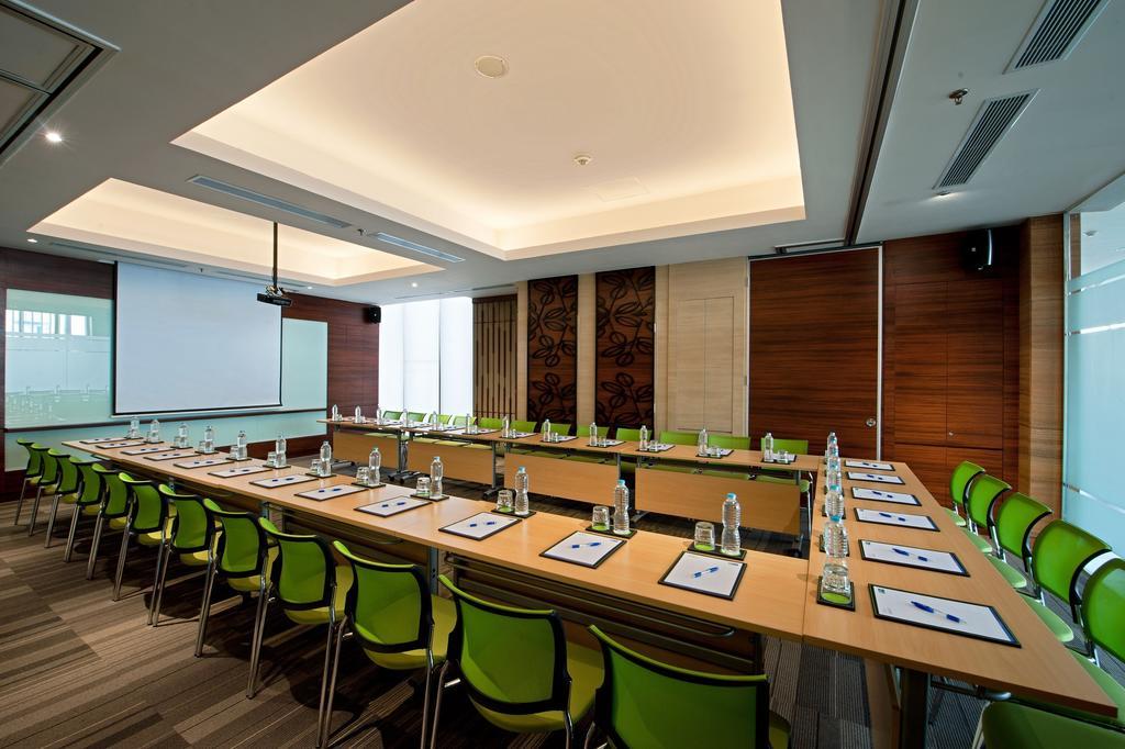 Holiday Inn Express Semarang Simpang Lima By Ihg Екстер'єр фото