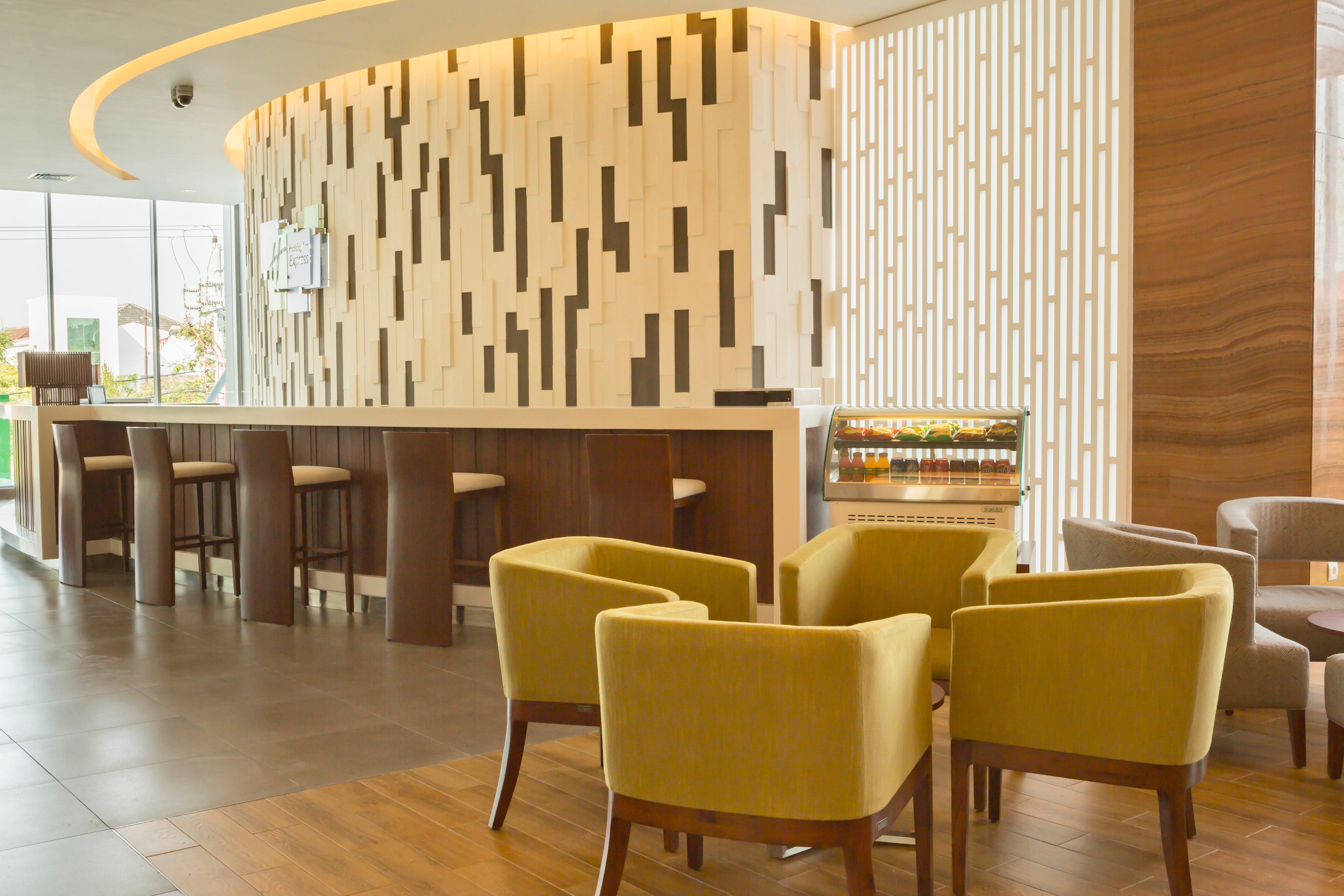 Holiday Inn Express Semarang Simpang Lima By Ihg Екстер'єр фото