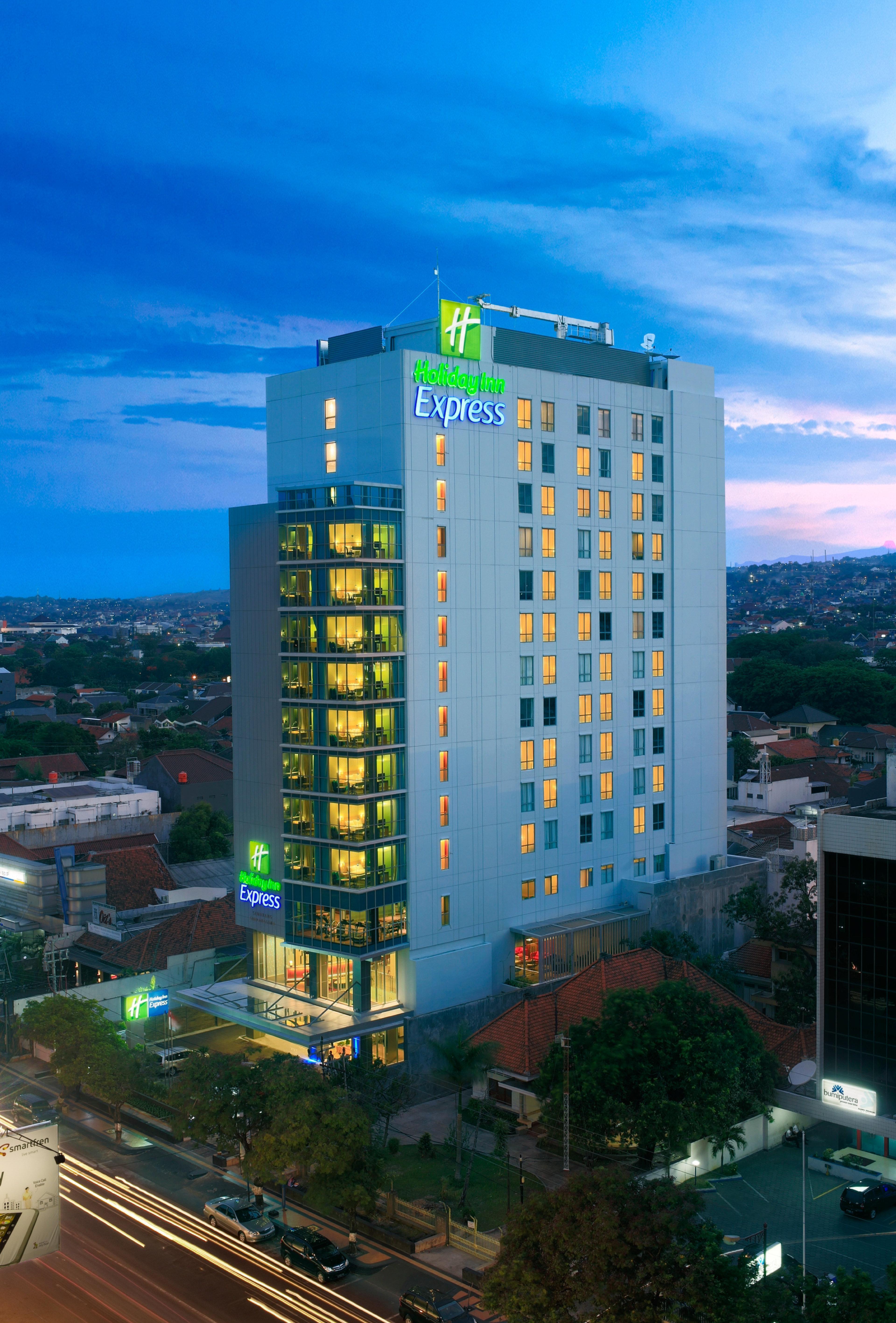 Holiday Inn Express Semarang Simpang Lima By Ihg Екстер'єр фото