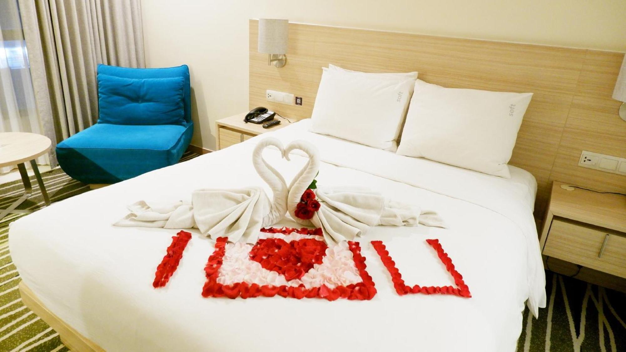 Holiday Inn Express Semarang Simpang Lima By Ihg Екстер'єр фото