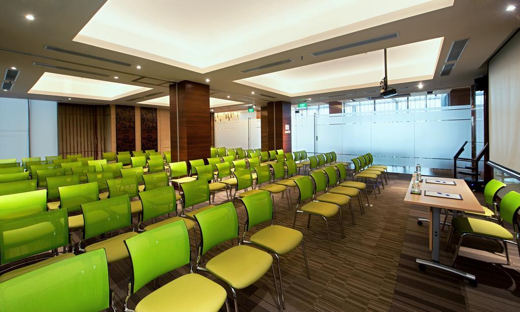 Holiday Inn Express Semarang Simpang Lima By Ihg Екстер'єр фото