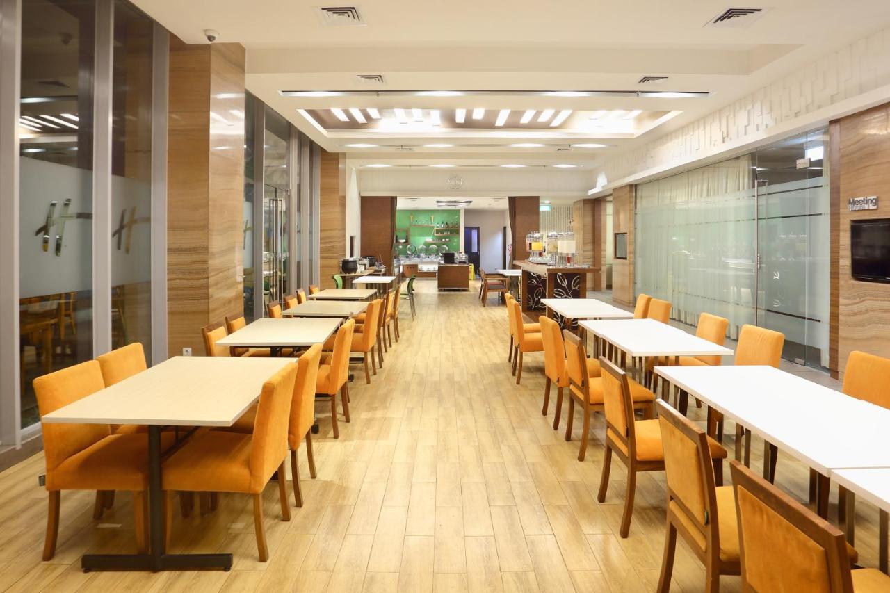 Holiday Inn Express Semarang Simpang Lima By Ihg Екстер'єр фото