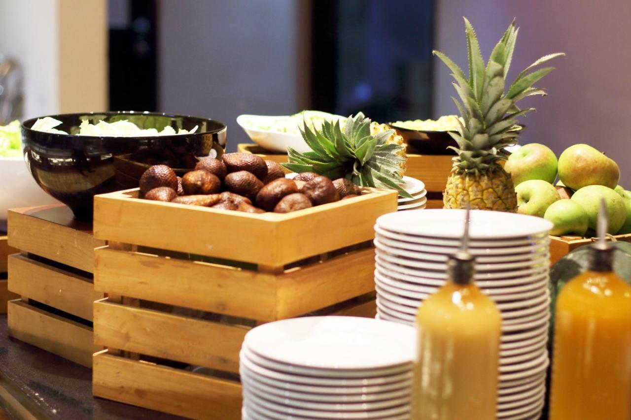 Holiday Inn Express Semarang Simpang Lima By Ihg Екстер'єр фото